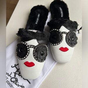 Brand new! Alice + Olivia Stacy face faux fur slides, slip one, mules